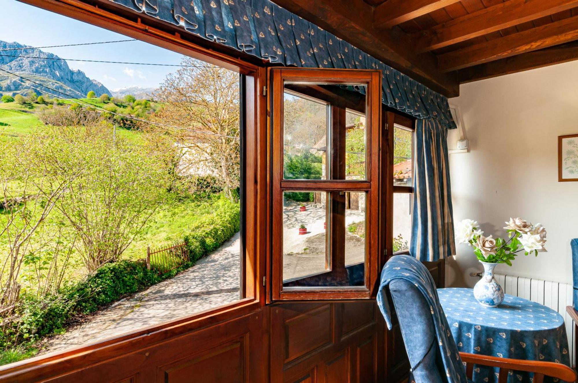 Casa Rural La Regoria 카레냐 데 카브랄레스 외부 사진