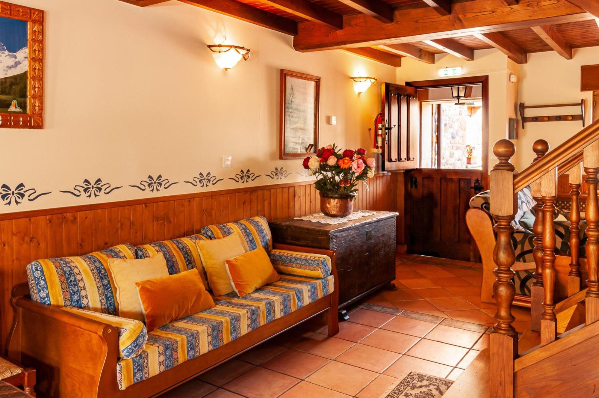 Casa Rural La Regoria 카레냐 데 카브랄레스 외부 사진