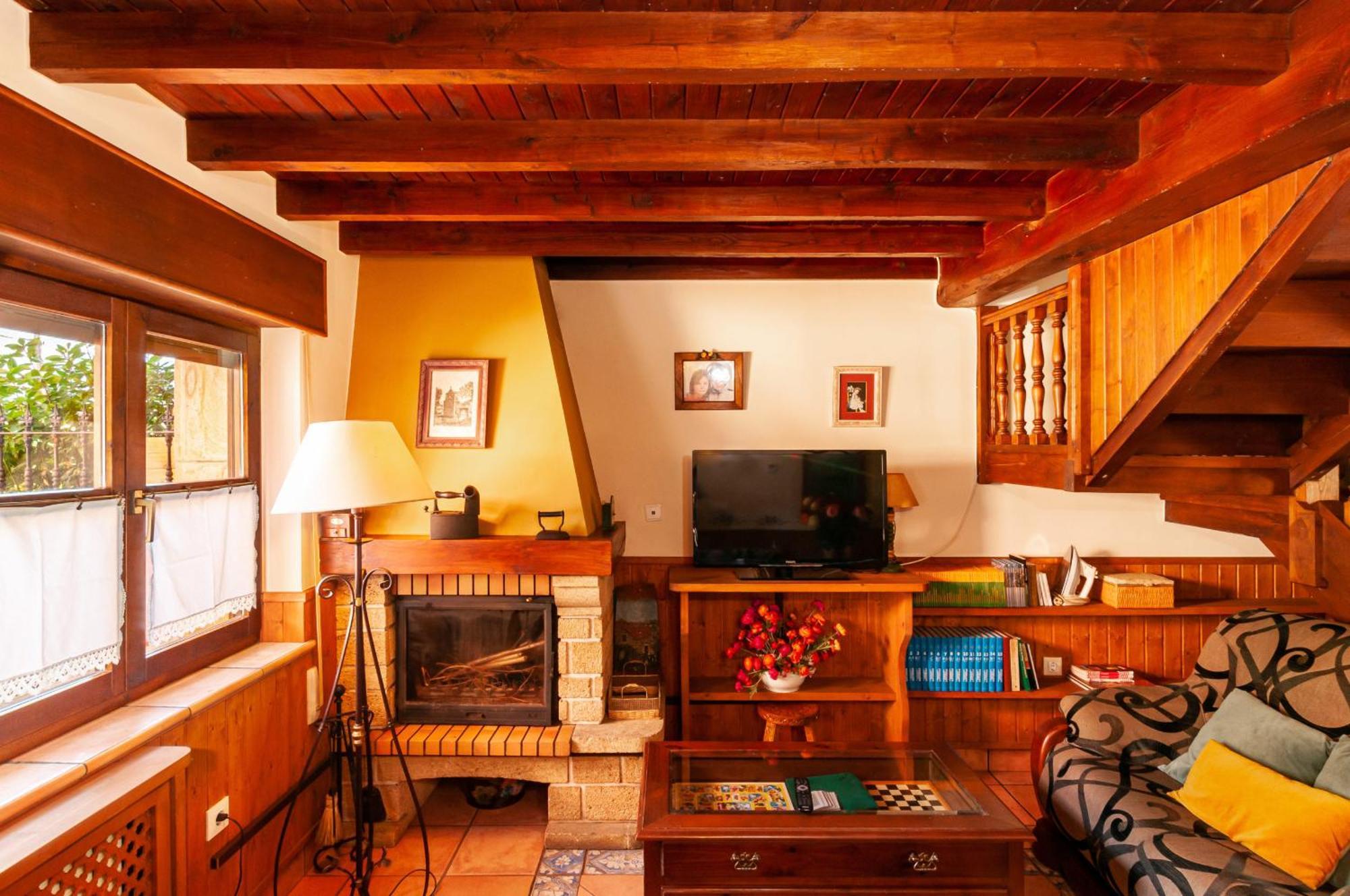 Casa Rural La Regoria 카레냐 데 카브랄레스 외부 사진