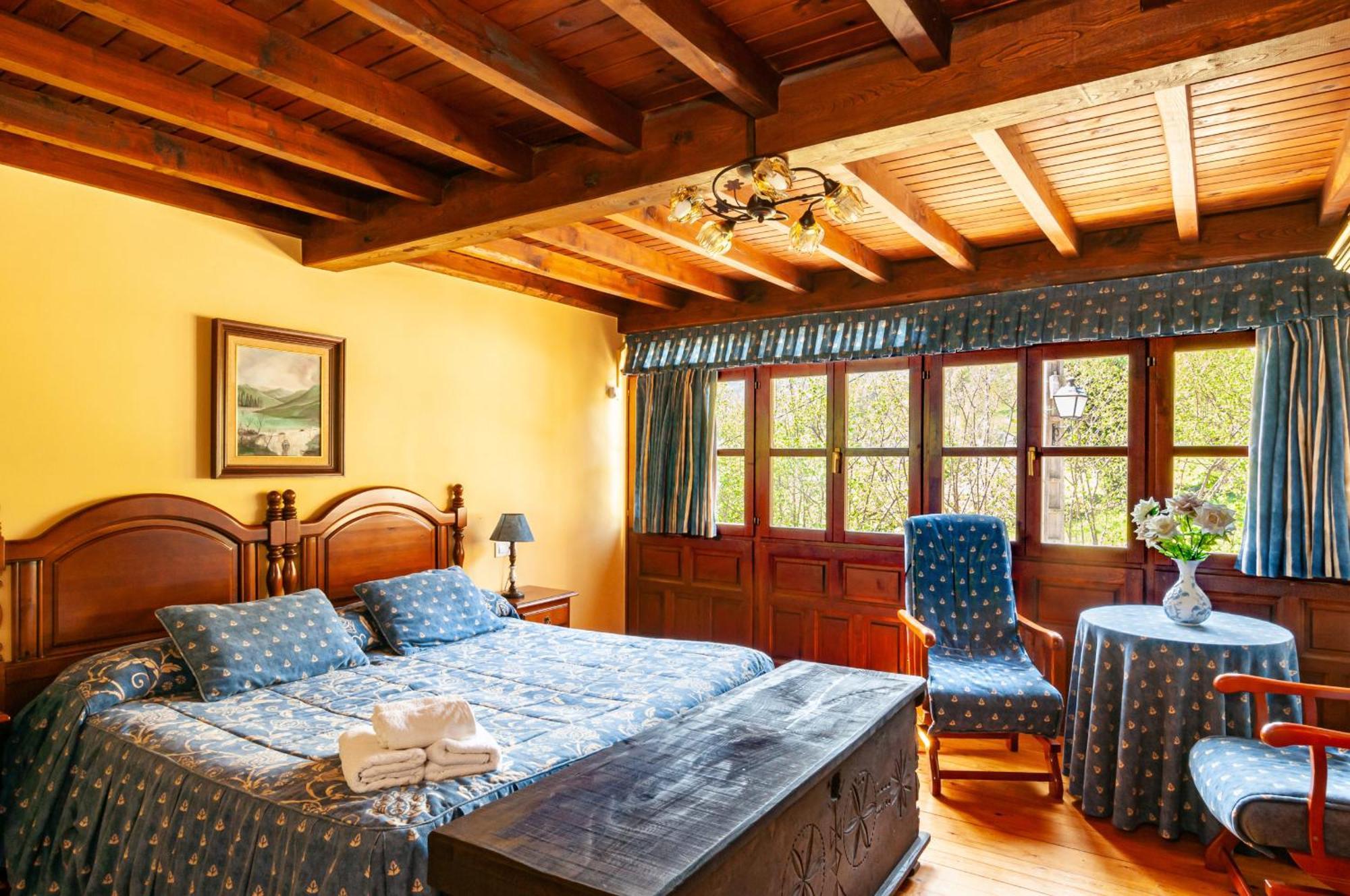 Casa Rural La Regoria 카레냐 데 카브랄레스 외부 사진