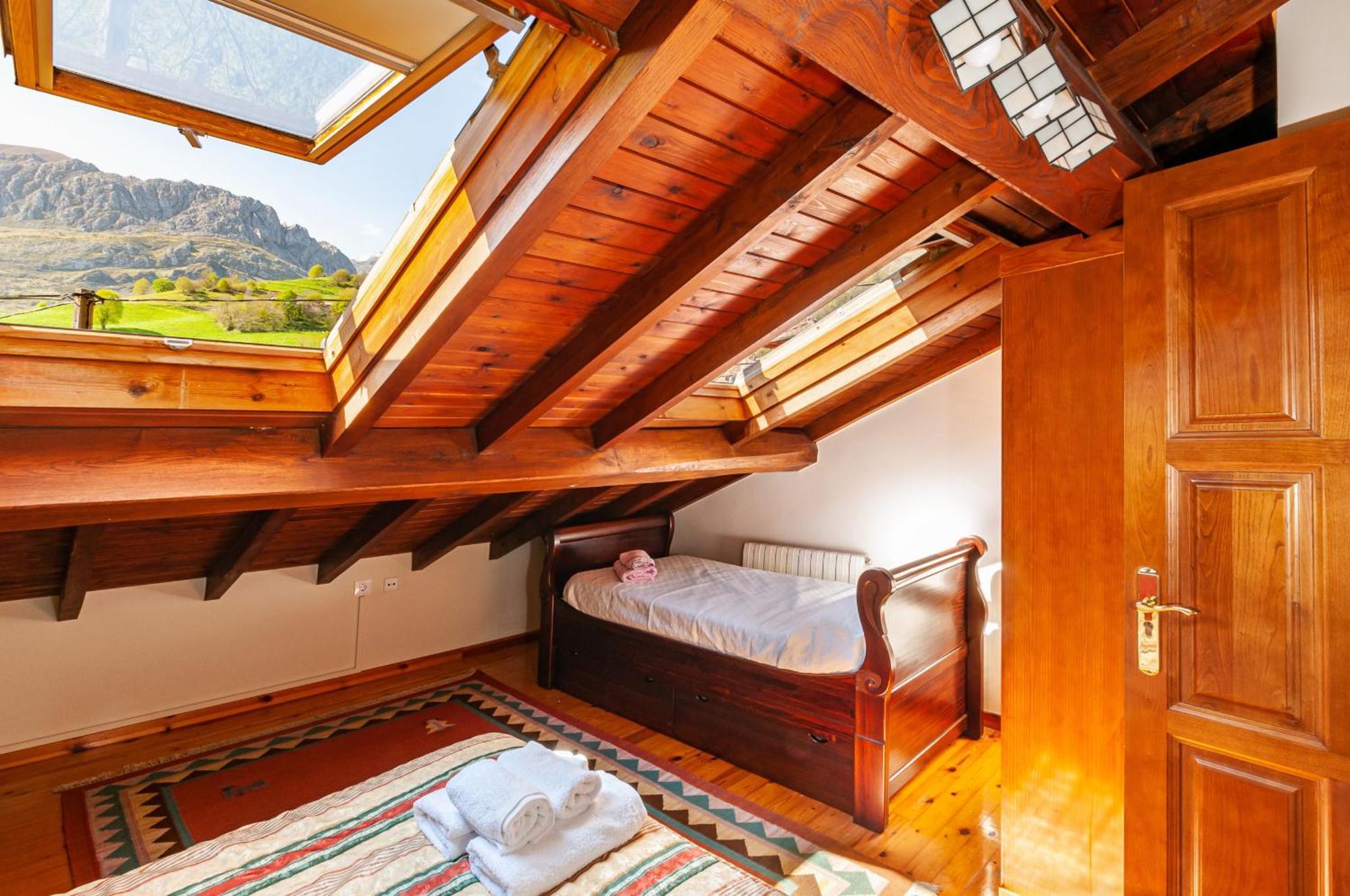 Casa Rural La Regoria 카레냐 데 카브랄레스 외부 사진