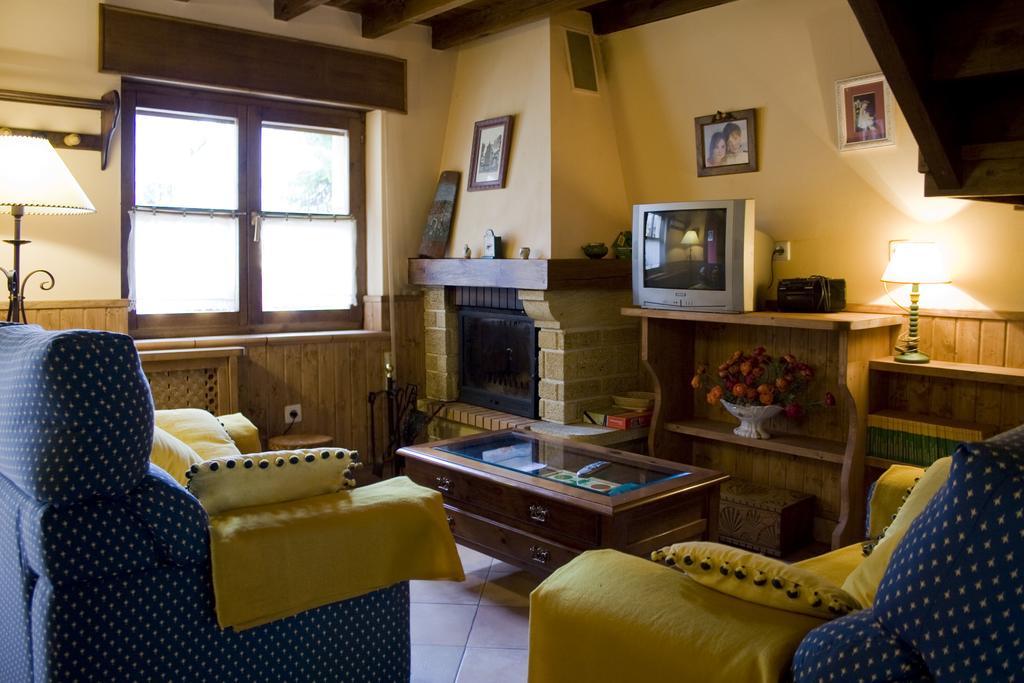 Casa Rural La Regoria 카레냐 데 카브랄레스 외부 사진