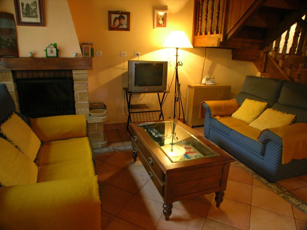 Casa Rural La Regoria 카레냐 데 카브랄레스 외부 사진