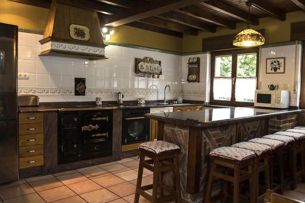 Casa Rural La Regoria 카레냐 데 카브랄레스 외부 사진
