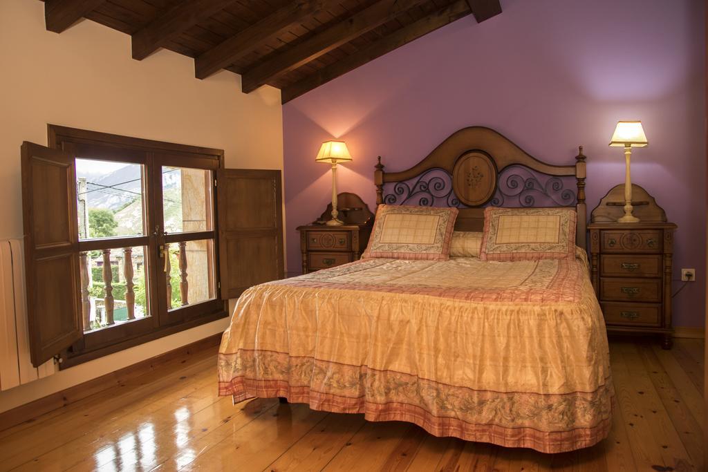 Casa Rural La Regoria 카레냐 데 카브랄레스 외부 사진